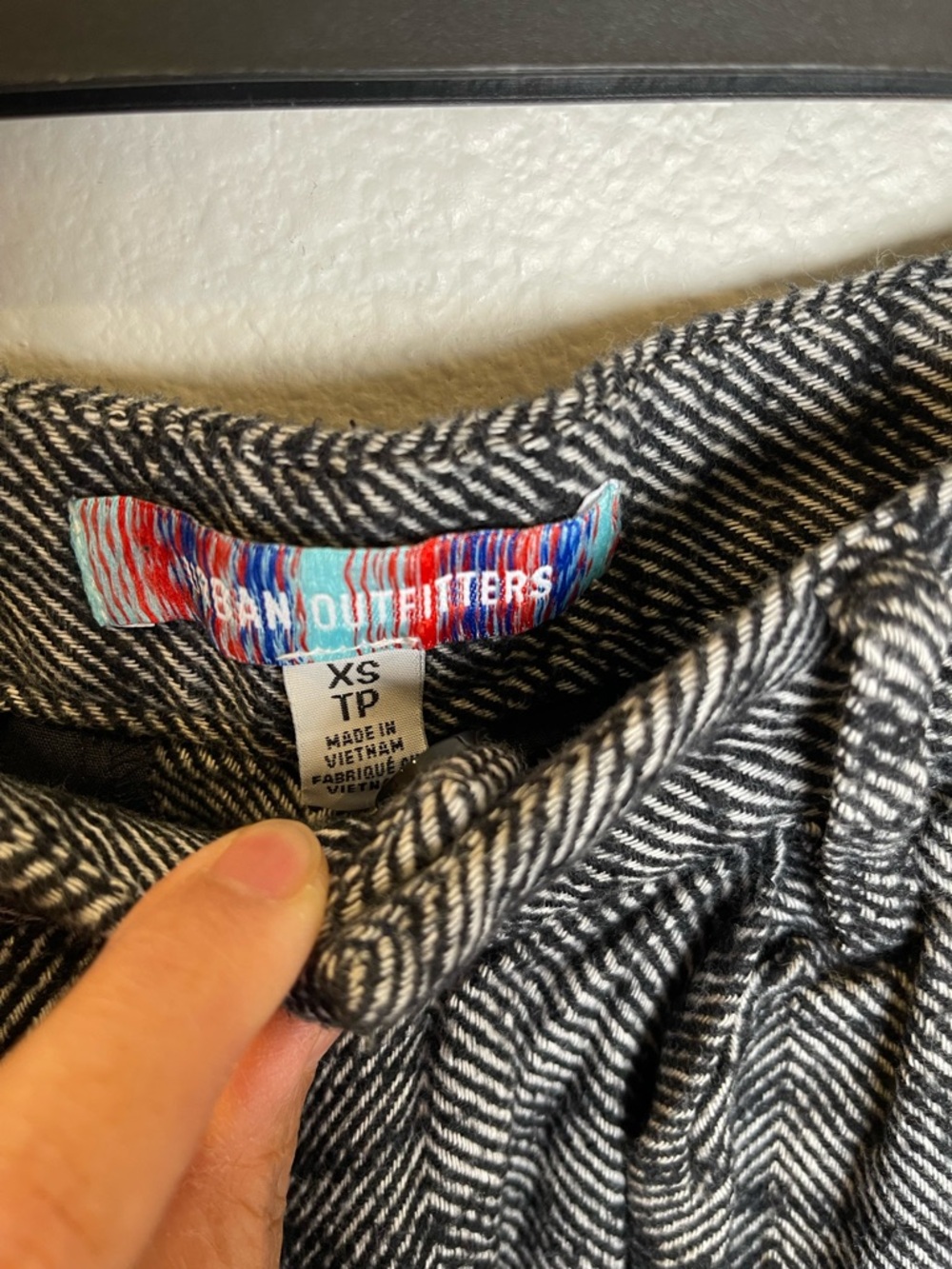 Urban Outfitters XS Wide Leg Crop Herringbone Print Pants Trousers Pleated Baggy - Picture 4 of 9